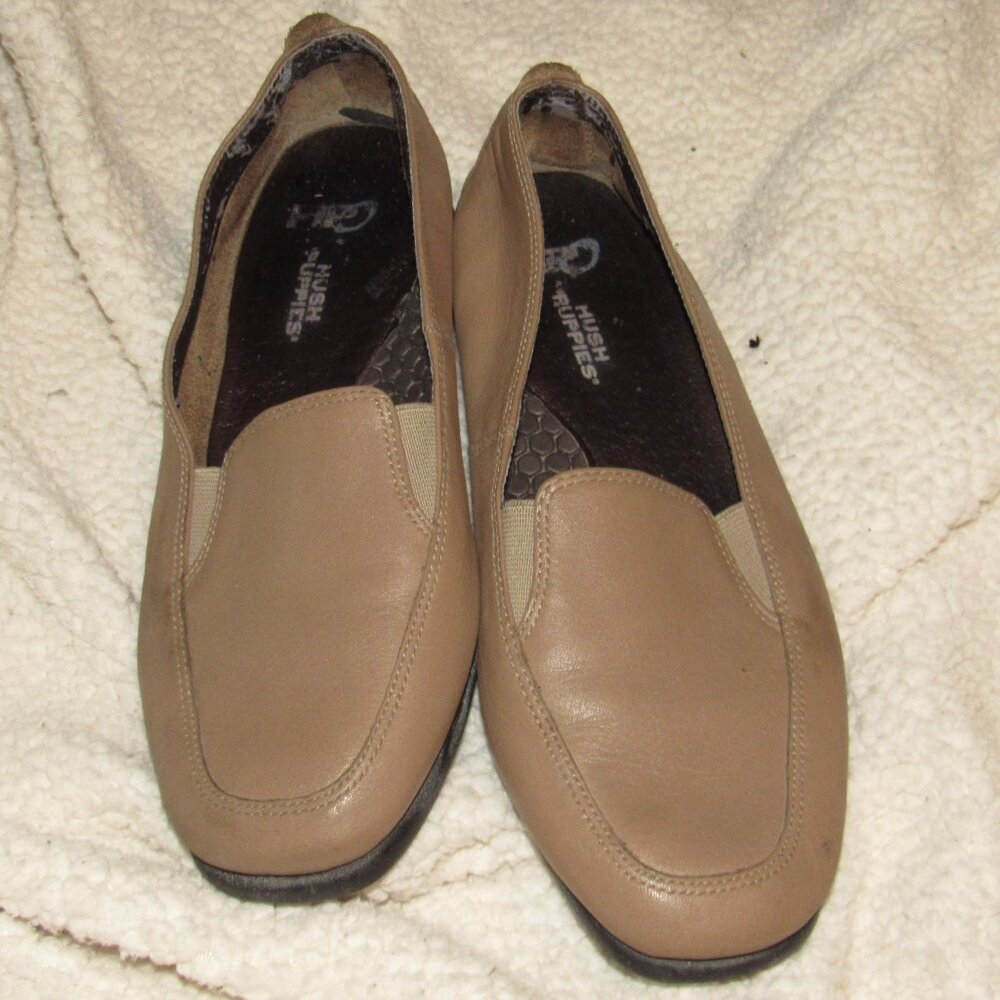 Women's Hush Puppies 8.5M Leather Upper Tan Flat